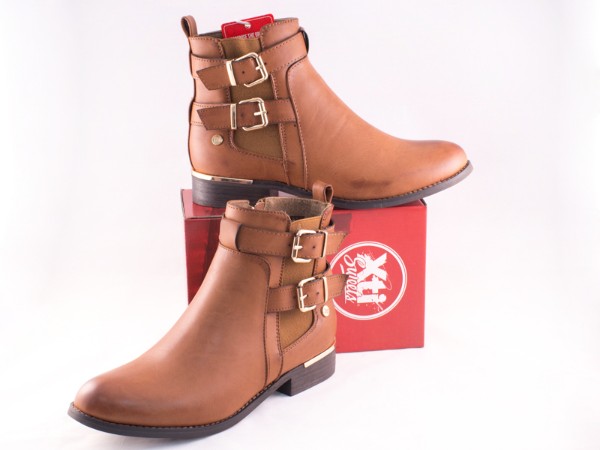 Bota Xti con dos hebillas doradas. Mujer.
