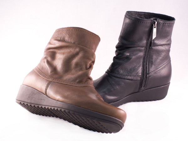 Bota de Piel con cremallera Paula Urban- Mujer